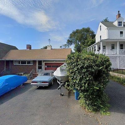 26 Ocean St, Nahant, MA 01908