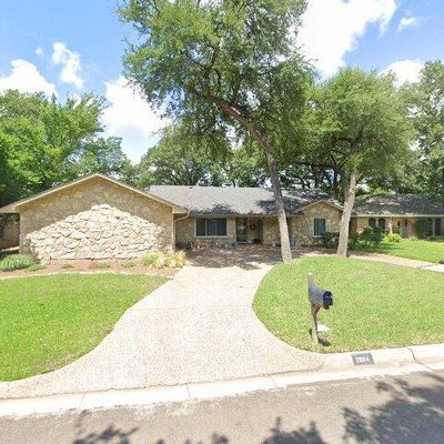 2604 Radcliffe Dr, Arlington, TX 76012