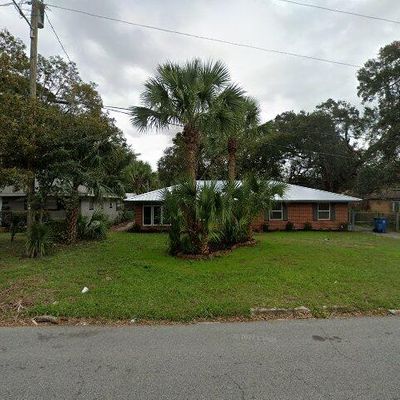 2606 Johnston St, Brunswick, GA 31520