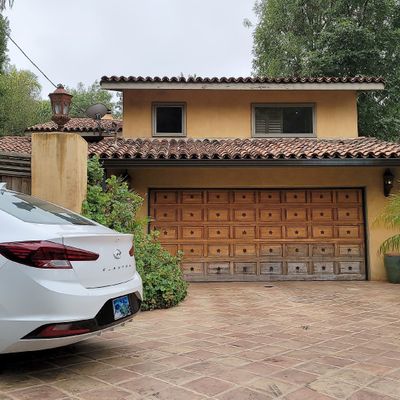 2695 La Cuesta Dr, Los Angeles, CA 90046