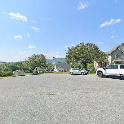 275 Sycamore Ct, Wind Gap, PA 18091