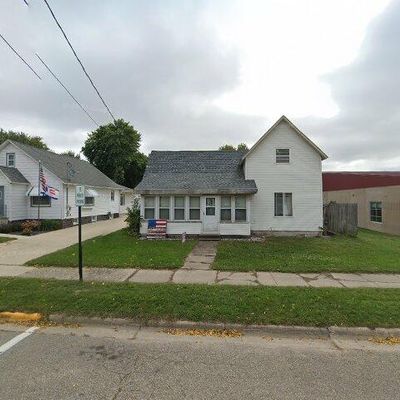 237 Broadway St N, Alden, MN 56009