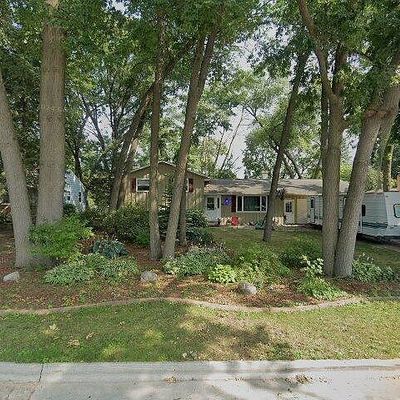 2466 Oakwood Dr, Green Bay, WI 54304