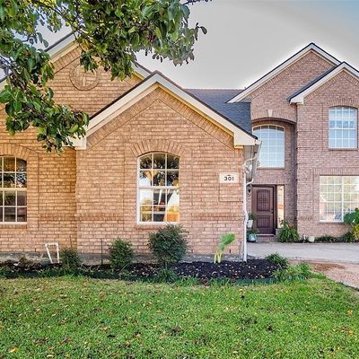 301 Village Trl, Roanoke, TX 76262