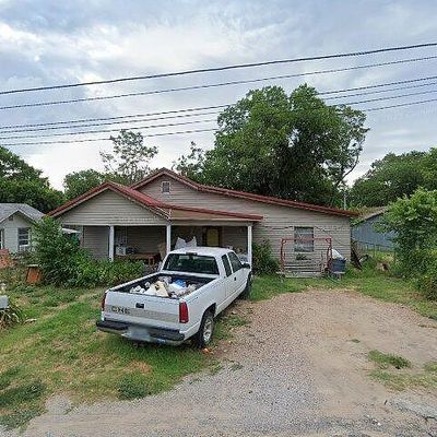 304 N Pine St, Comanche, TX 76442