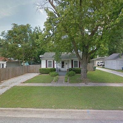 317 W Locust St, Rogers, AR 72756