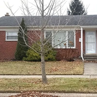 3243 Salem Dr, Trenton, MI 48183