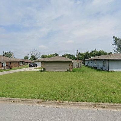 2945 W Roxbury St, Springfield, MO 65807