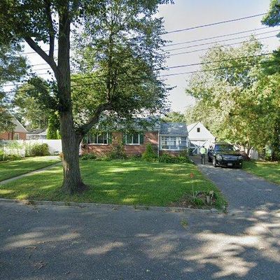 36 Lawn St, Springfield, MA 01108