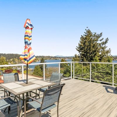 3825 Ne 155th Pl, Lake Forest Park, WA 98155