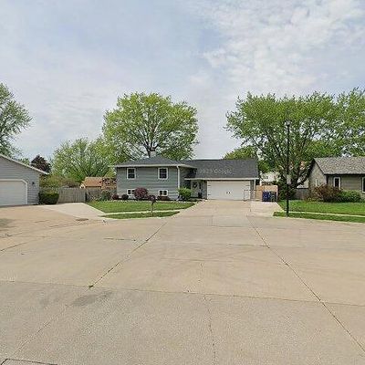 4420 Richmond Ct, Bettendorf, IA 52722