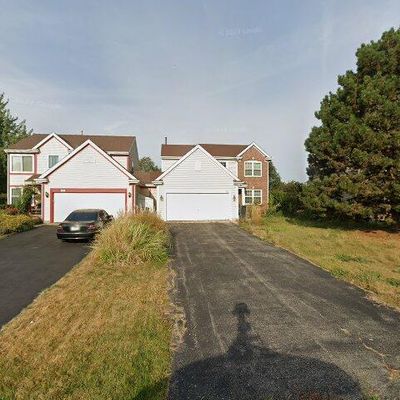 450 Rosewood Xing, Lindenhurst, IL 60046