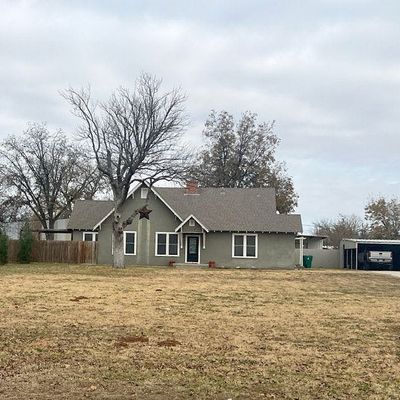 404 W Custer St, Seymour, TX 76380