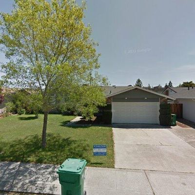 414 Woodstock Dr, Stockton, CA 95207