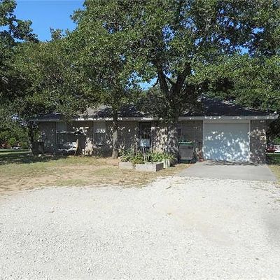 513 W Clay St, Montague, TX 76251