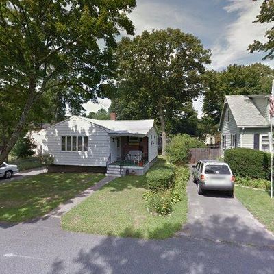 6 Newcomb Ave, Saugus, MA 01906