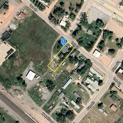 628 1 St St, Upton, WY 82730