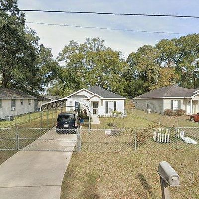 63 Orange Ave E, Satsuma, AL 36572