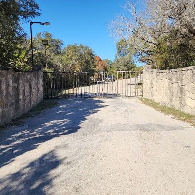 650 Private Road 180, Helotes, TX 78023