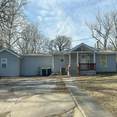 5944 Eugene Field Rd, Kansas City, MO 64119