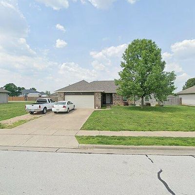 703 Sidney Ln, Willard, MO 65781