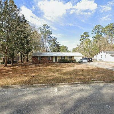 707 Falcon Dr, Thomasville, GA 31792