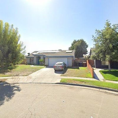 725 Bender Ct, Tulare, CA 93274