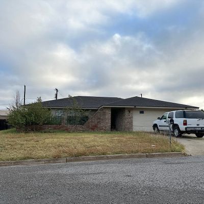 700 Mora Ave, Pampa, TX 79065