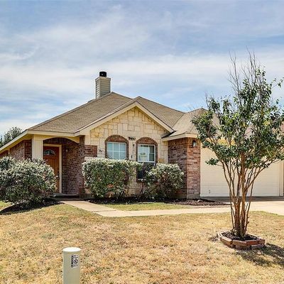 825 Crystal Dr, Burleson, TX 76028