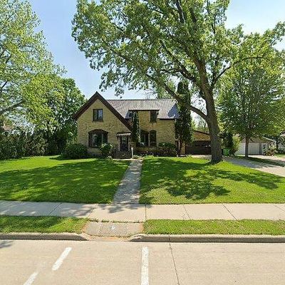 825 E Main St, Waupun, WI 53963