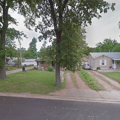 825 Hawthorne Ave, Wood River, IL 62095