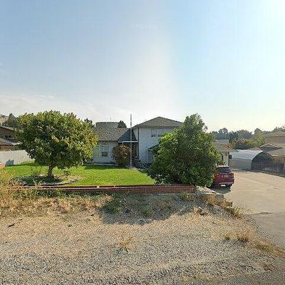 825 N James Ave, East Wenatchee, WA 98802