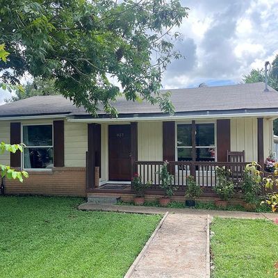 827 Duke St, Navasota, TX 77868