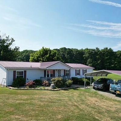 827 Lovell Rd, Hillsville, VA 24343