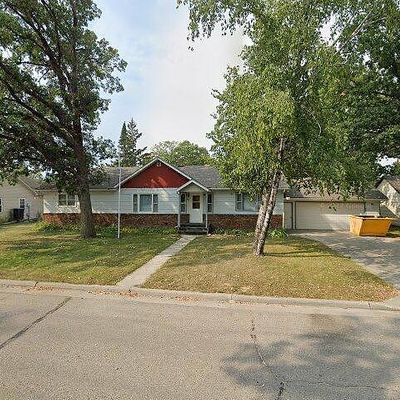 827 Tindolph Ave S, Thief River Falls, MN 56701