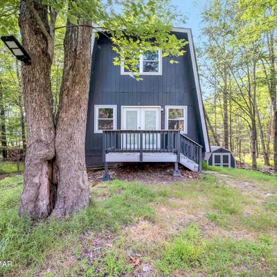 8270 Natures Dr, Tobyhanna, PA 18466