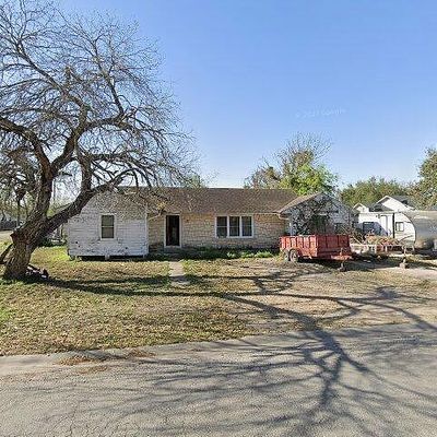 829 E Warren Ave, Kingsville, TX 78363