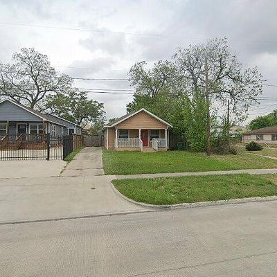 829 North Loop, Houston, TX 77022