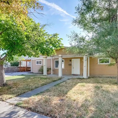 829 Vaughn St, Aurora, CO 80011