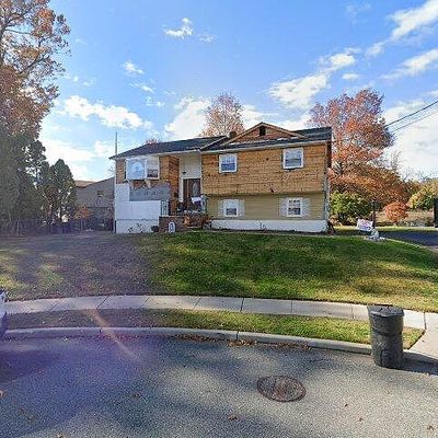 83 Larkspur Ln, Clifton, NJ 07013