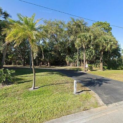 8301 Bardmoor Blvd, Seminole, FL 33777