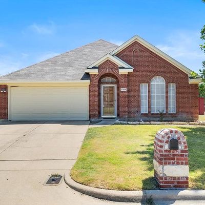 8329 Rolling Rock Dr, Fort Worth, TX 76123