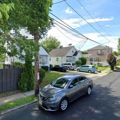 84 1 St St, North Arlington, NJ 07031