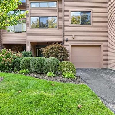 84 Windsor Cir, Township Of Washington, NJ 07676