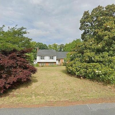 840 Pocono Dr, North Chesterfield, VA 23236