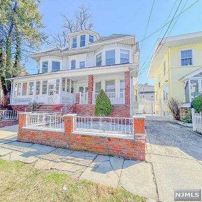 841 Lake St, Newark, NJ 07104