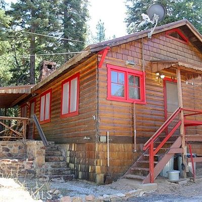 842 Eureka Dr, Big Bear Lake, CA 92315