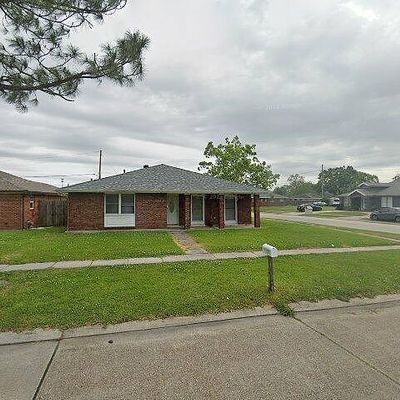 8433 Livingston Ave, Chalmette, LA 70043