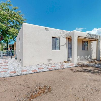 844 Valencia Dr Se, Albuquerque, NM 87108