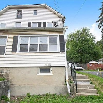 845 W Pennsylvania Ave, Pen Argyl, PA 18072